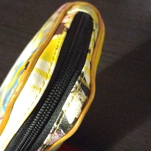 L.A.M.B - Picture 7 of 12